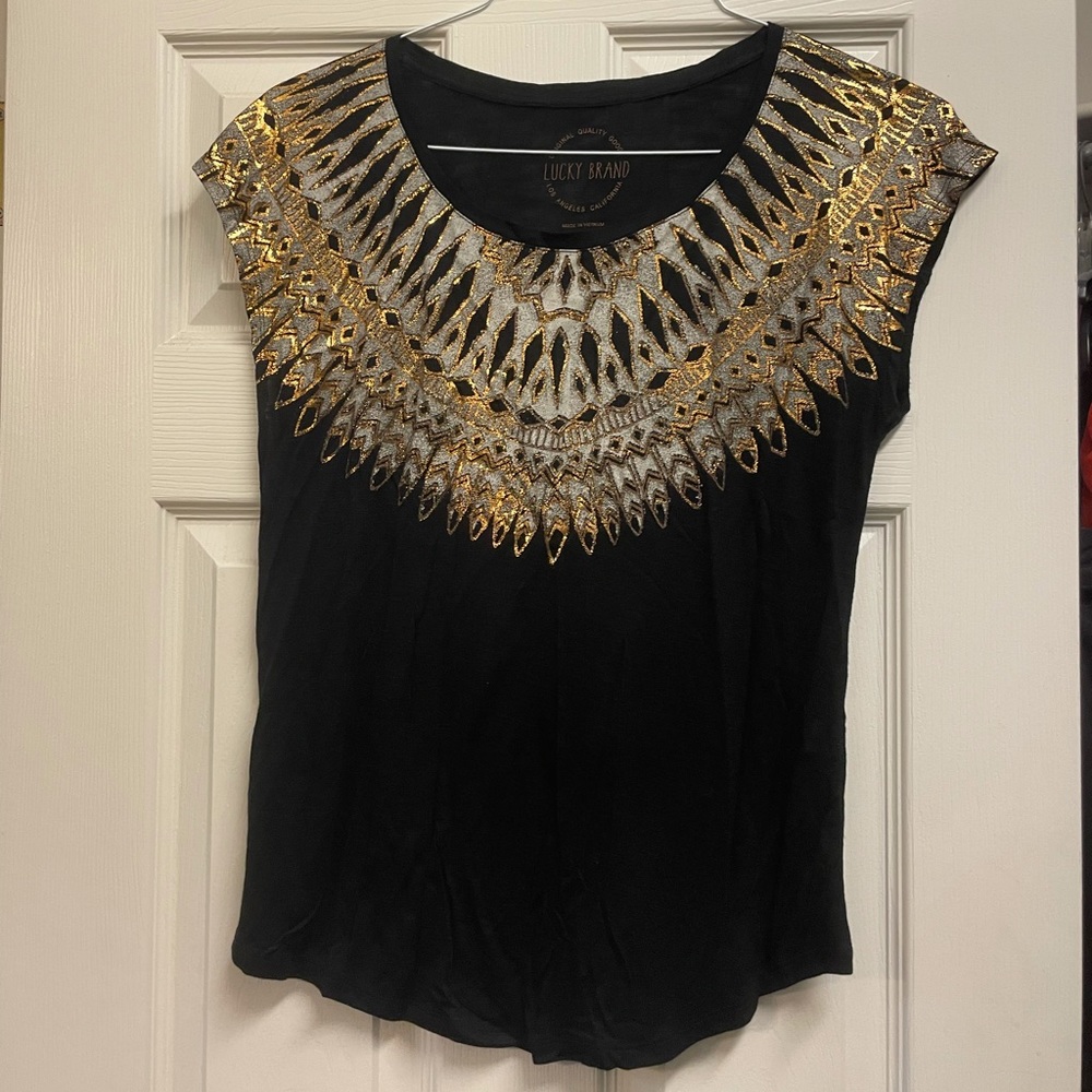 NWOT Lucky Brand T-shirts. Metallic sz small
